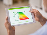 Ipad som visar energideklaration på skärmen